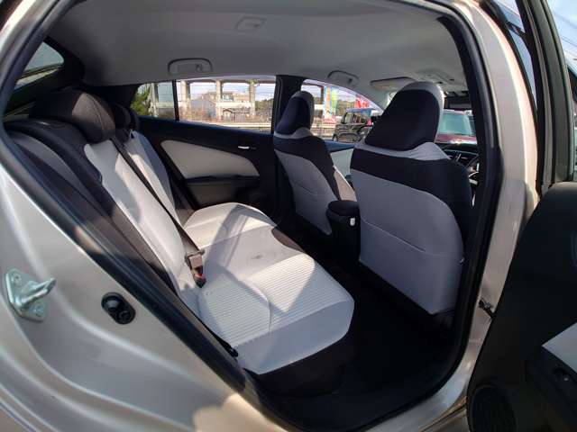 トヨタ プリウス １．８ Ａ H29年 (中国) 99