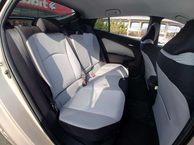 トヨタ プリウス １．８ Ａ H29年 (中国) 99