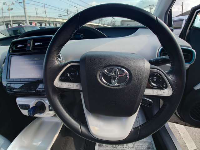 トヨタ プリウス １．８ Ａ H29年 (中国) 99