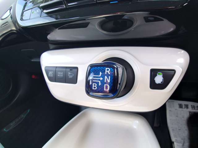 トヨタ プリウス １．８ Ａ H29年 (中国) 99