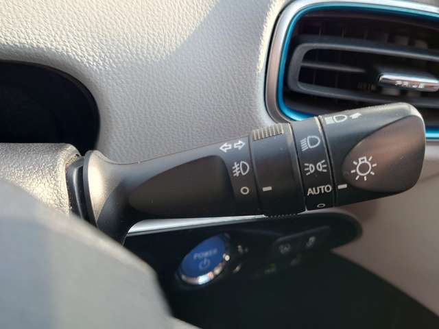 トヨタ プリウス １．８ Ａ H29年 (中国) 99