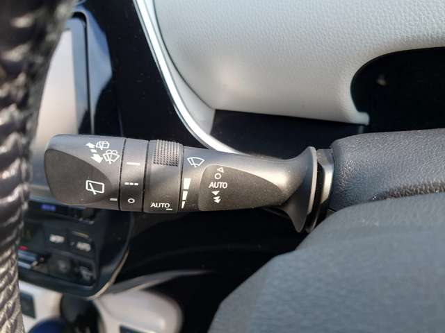 トヨタ プリウス １．８ Ａ H29年 (中国) 99