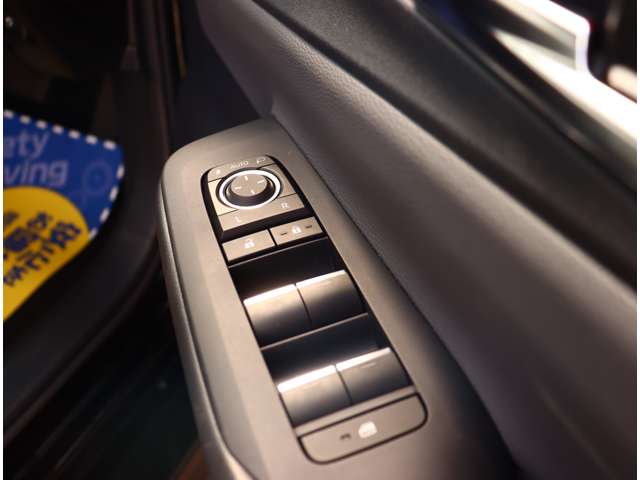 トヨタ プリウスＰＨＶ ２．０ プラグインハイブリッド Ｚ R5年 (関東) 99