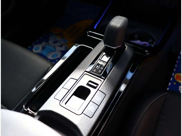 トヨタ プリウスＰＨＶ ２．０ プラグインハイブリッド Ｚ R5年 (関東) 99