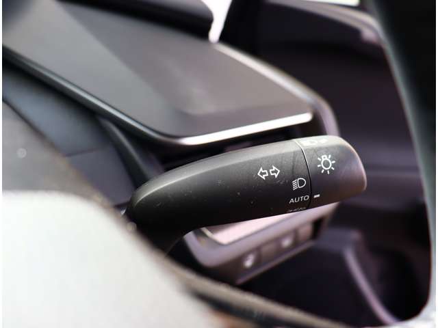 トヨタ プリウスＰＨＶ ２．０ プラグインハイブリッド Ｚ R5年 (関東) 99