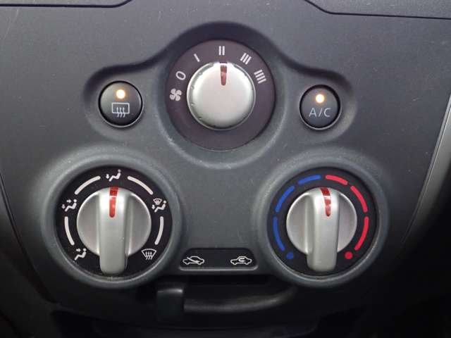 日産 ノート １．２ Ｘ H27年 (関東) 99