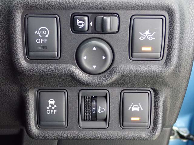 日産 ノート １．２ Ｘ H27年 (関東) 99