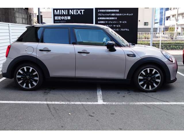 ミニ ミニ クーパーＤ ５ドア カムデン エディション ＤＣＴ R6年 (近畿) 99