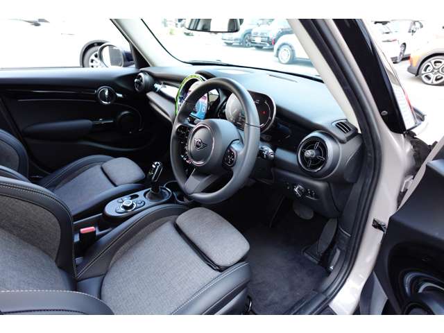 ミニ ミニ クーパーＤ ５ドア カムデン エディション ＤＣＴ R6年 (近畿) 99