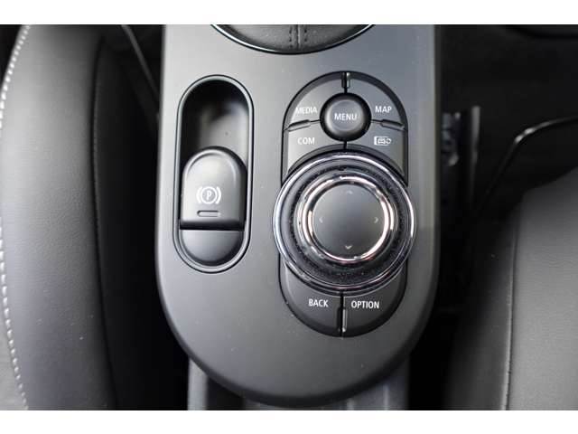 ミニ ミニ クーパーＤ ５ドア カムデン エディション ＤＣＴ R6年 (近畿) 99