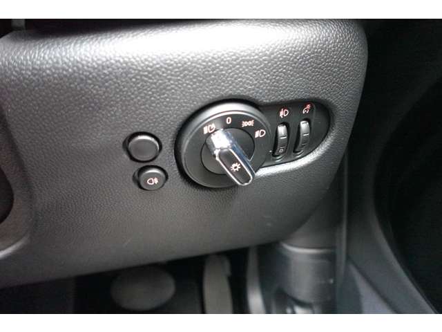 ミニ ミニ クーパーＤ ５ドア カムデン エディション ＤＣＴ R6年 (近畿) 99