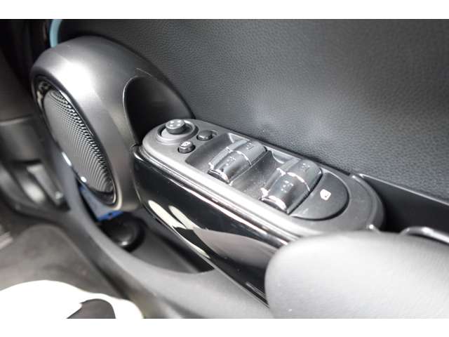 ミニ ミニ クーパーＤ ５ドア カムデン エディション ＤＣＴ R6年 (近畿) 99