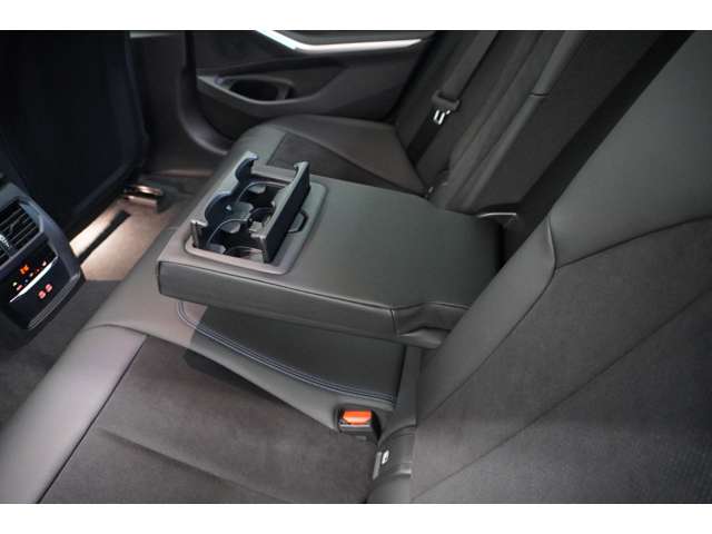 ＢＭＷ ３シリーズ ３２０ｉ　Ｍスポーツ R6年 (近畿) 99