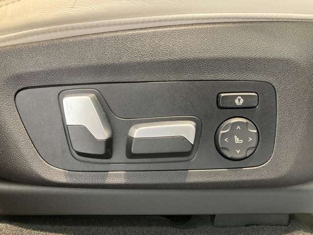 ＢＭＷ Ｘ４ Ｘドライブ２０Ｄ Ｍスポーツ ディーゼルターボ ４ＷＤ R3年 (近畿) 99