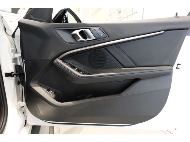 ＢＭＷ １シリーズ １１８Ｄ Ｍスポーツ ディーゼルターボ R6年 (近畿) 99