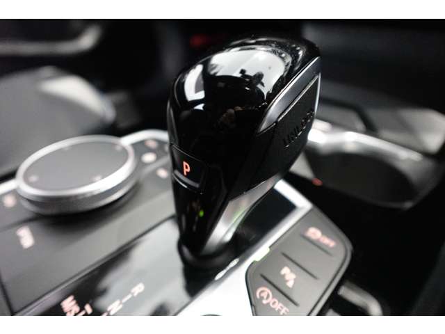 ＢＭＷ １シリーズ １１８Ｄ Ｍスポーツ ディーゼルターボ R6年 (近畿) 99