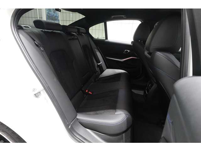 ＢＭＷ ３シリーズ ３２０ｉ　Ｍスポーツ R6年 (近畿) 99