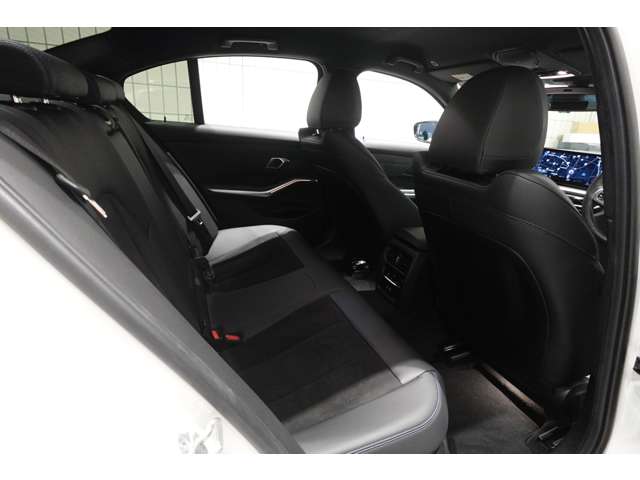 ＢＭＷ ３シリーズ ３２０ｉ　Ｍスポーツ R6年 (近畿) 99