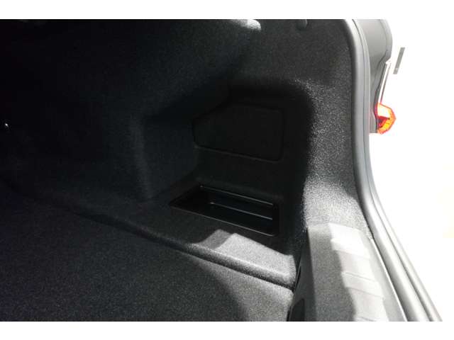 ＢＭＷ ３シリーズ ３２０ｉ　Ｍスポーツ R6年 (近畿) 99