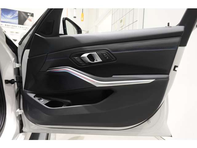 ＢＭＷ ３シリーズ ３２０ｉ　Ｍスポーツ R6年 (近畿) 99