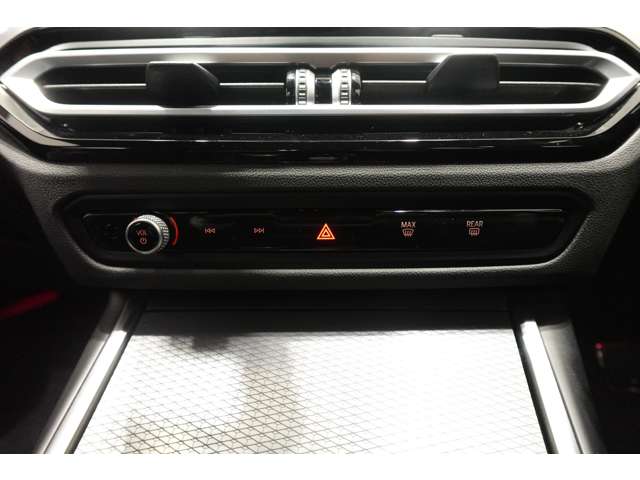 ＢＭＷ ３シリーズ ３２０ｉ　Ｍスポーツ R6年 (近畿) 99