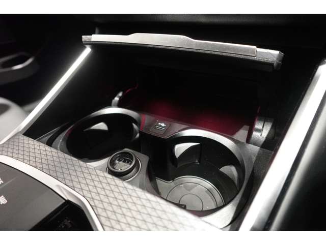 ＢＭＷ ３シリーズ ３２０ｉ　Ｍスポーツ R6年 (近畿) 99