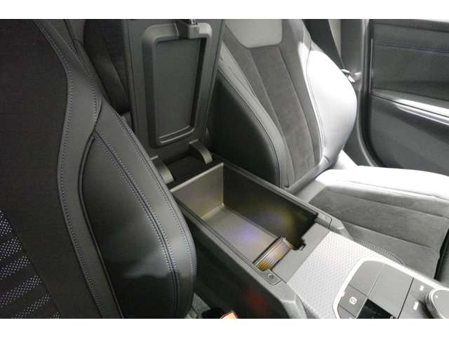 ＢＭＷ ３シリーズ ３２０ｉ　Ｍスポーツ R6年 (近畿) 99