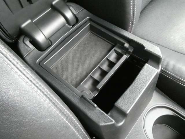 スバル フォレスター ２．０ＸＴ アイサイト ４ＷＤ H25年 (関東) 99