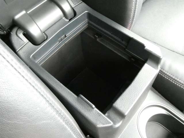 スバル フォレスター ２．０ＸＴ アイサイト ４ＷＤ H25年 (関東) 99