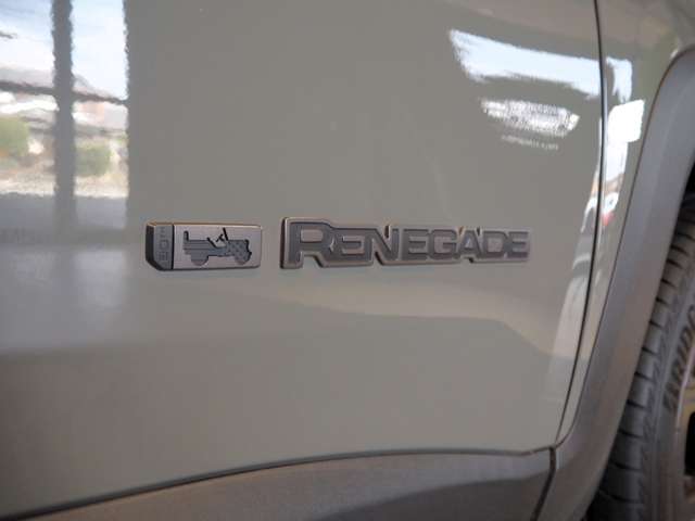 ジープ レネゲード ８０ｔｈアニバーサリーエディション R3年 (近畿) 99