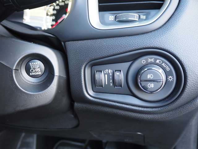 ジープ レネゲード ８０ｔｈアニバーサリーエディション R3年 (近畿) 99