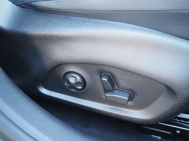 ジープ レネゲード ８０ｔｈアニバーサリーエディション R3年 (近畿) 99