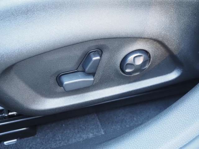 ジープ レネゲード ８０ｔｈアニバーサリーエディション R3年 (近畿) 99