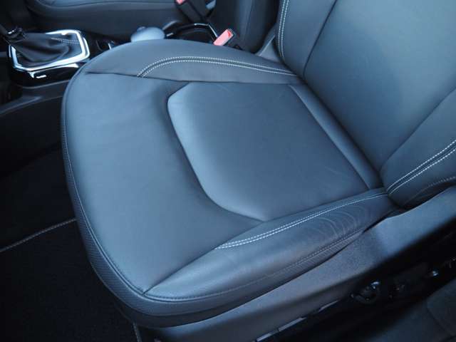 ジープ レネゲード ８０ｔｈアニバーサリーエディション R3年 (近畿) 99