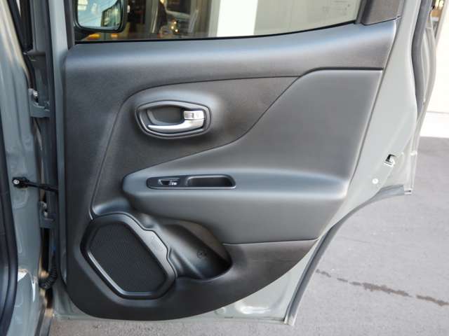 ジープ レネゲード ８０ｔｈアニバーサリーエディション R3年 (近畿) 99