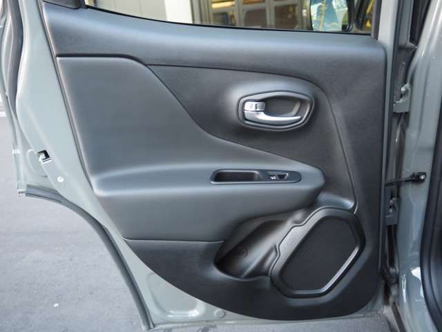 ジープ レネゲード ８０ｔｈアニバーサリーエディション R3年 (近畿) 99