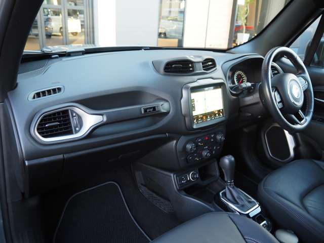 ジープ レネゲード ８０ｔｈアニバーサリーエディション R3年 (近畿) 99