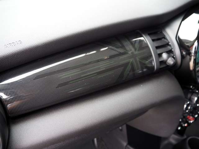 ミニ ミニ クーパー ５ドア ＤＣＴ H30年 (近畿) 99