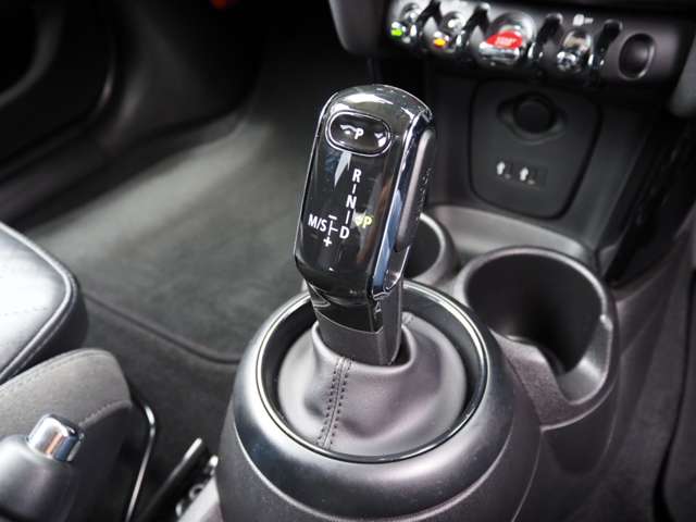 ミニ ミニ クーパー ５ドア ＤＣＴ H30年 (近畿) 99