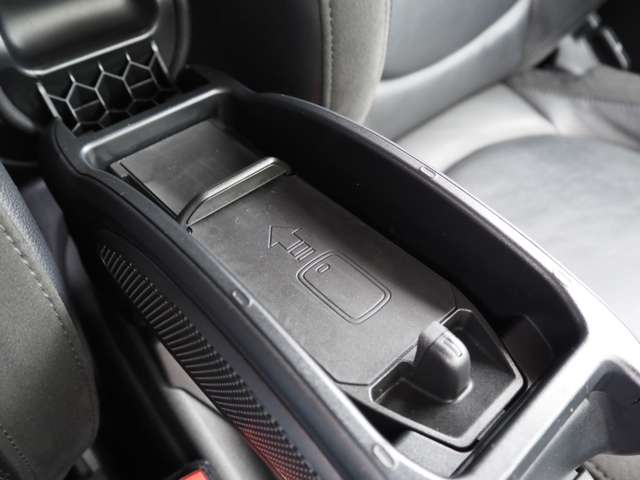 ミニ ミニ クーパー ５ドア ＤＣＴ H30年 (近畿) 99