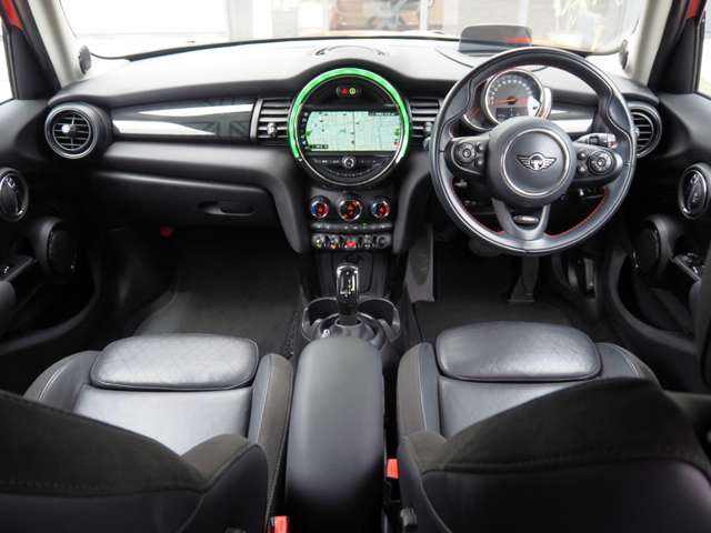 ミニ ミニ クーパー ５ドア ＤＣＴ H30年 (近畿) 99