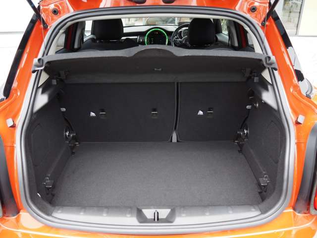 ミニ ミニ クーパー ５ドア ＤＣＴ H30年 (近畿) 99