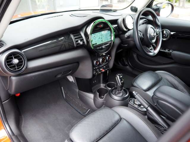 ミニ ミニ クーパー ５ドア ＤＣＴ H30年 (近畿) 99