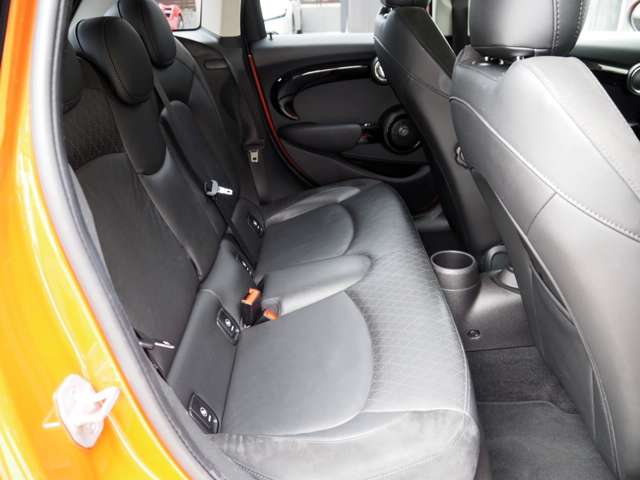 ミニ ミニ クーパー ５ドア ＤＣＴ H30年 (近畿) 99