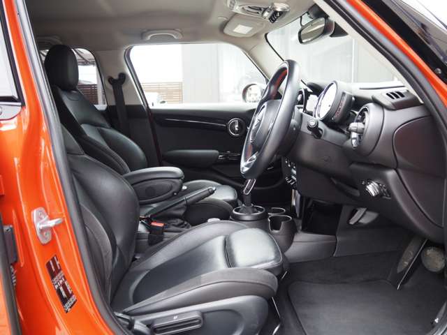 ミニ ミニ クーパー ５ドア ＤＣＴ H30年 (近畿) 99