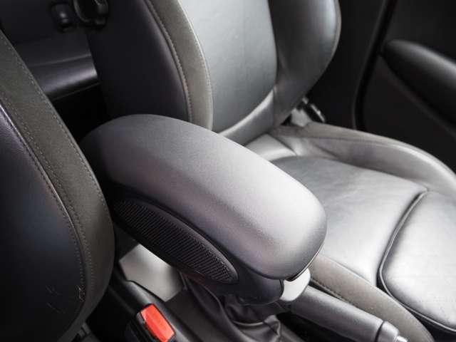 ミニ ミニ クーパー ５ドア ＤＣＴ H30年 (近畿) 99