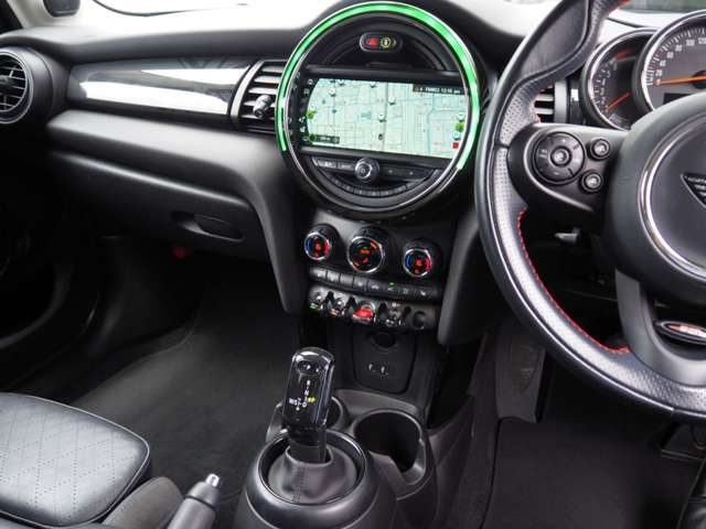 ミニ ミニ クーパー ５ドア ＤＣＴ H30年 (近畿) 99