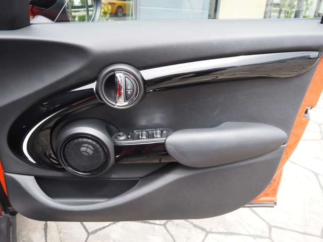 ミニ ミニ クーパー ５ドア ＤＣＴ H30年 (近畿) 99