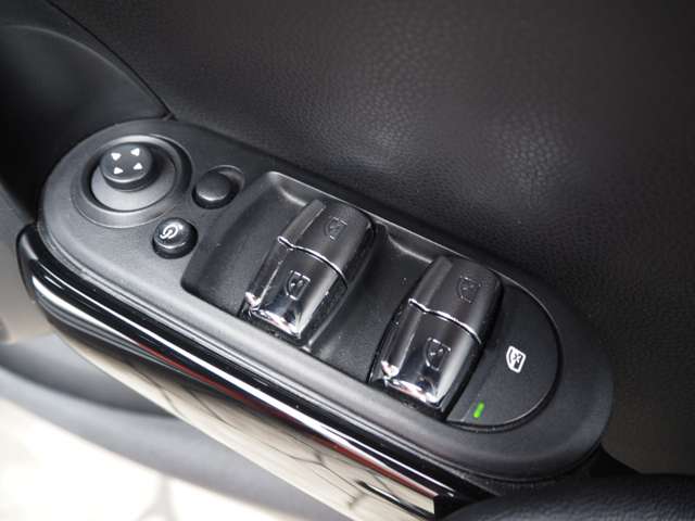 ミニ ミニ クーパー ５ドア ＤＣＴ H30年 (近畿) 99