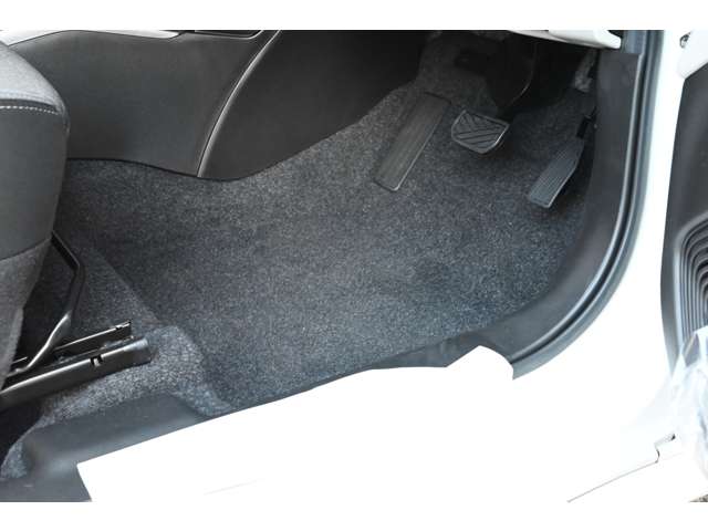 スズキ スイフト １．２ ハイブリッド ＭＺ R5年 (近畿) 99